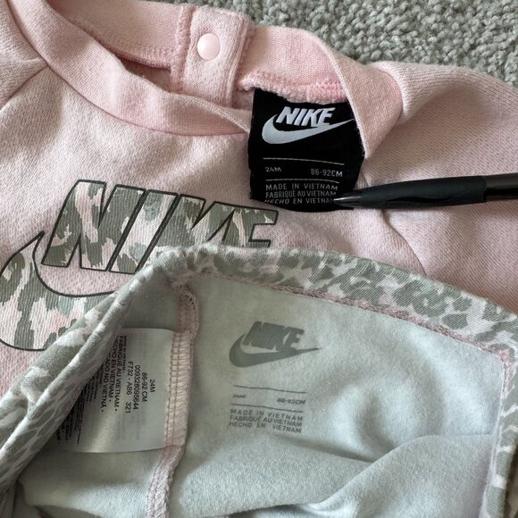 Nike Toddler Girls 2 Piece Set Cheetah Leggings Pink Sweatshirt 24m - Picture 3 of 7